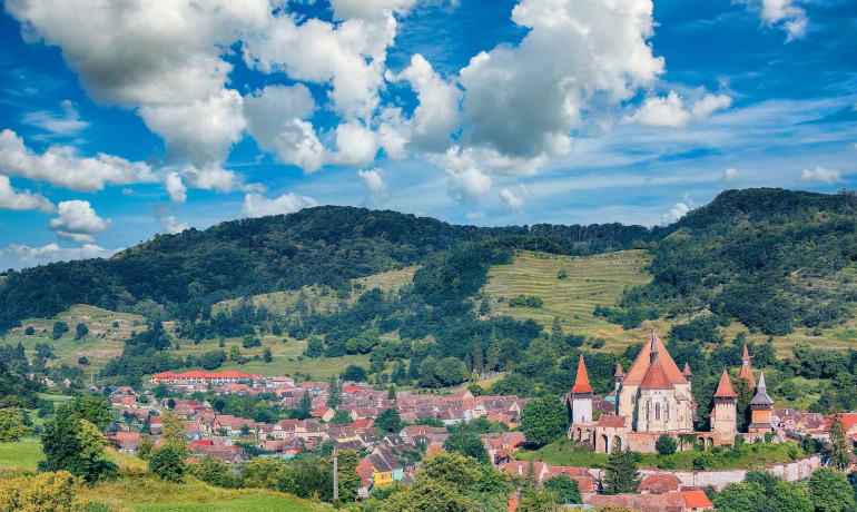 Descoperă Transilvania pe retro-scuter